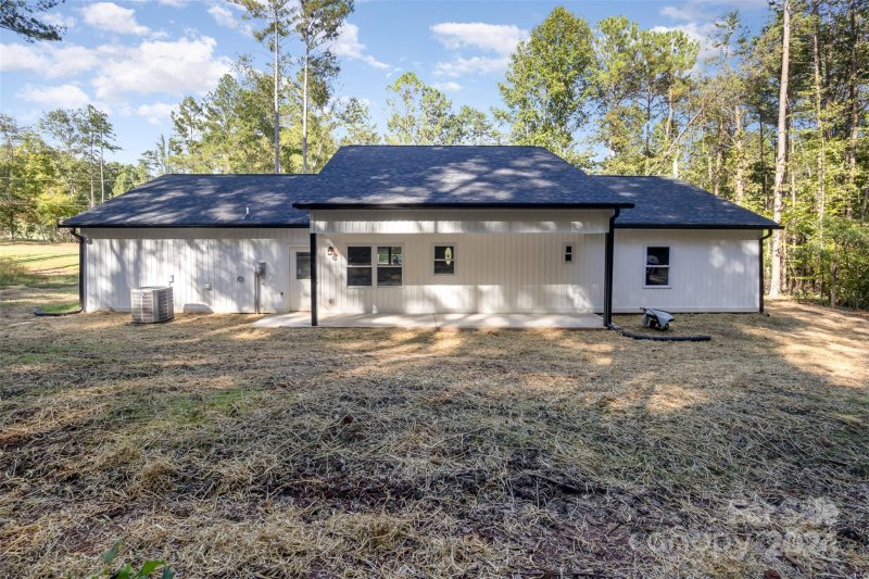 Property image 3 at 951 Rolling Road, Lincolnton, NC 28092