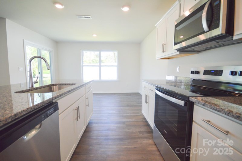 Property image 3 at 9 Lillian Lane, Hendersonville, NC 28792