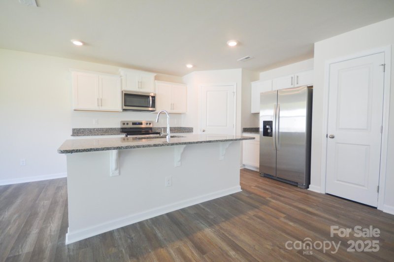 Property image 4 at 9 Lillian Lane, Hendersonville, NC 28792