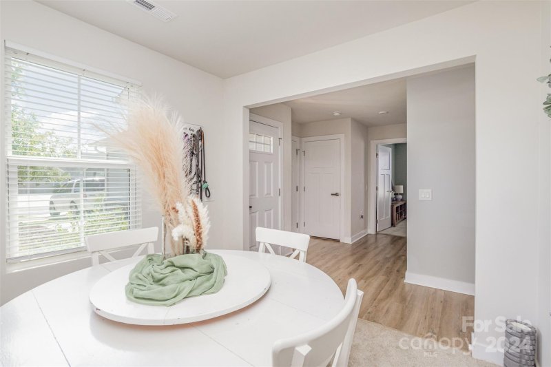 Property image 5 at 6041 Bellastead Drive, Charlotte, NC 28214