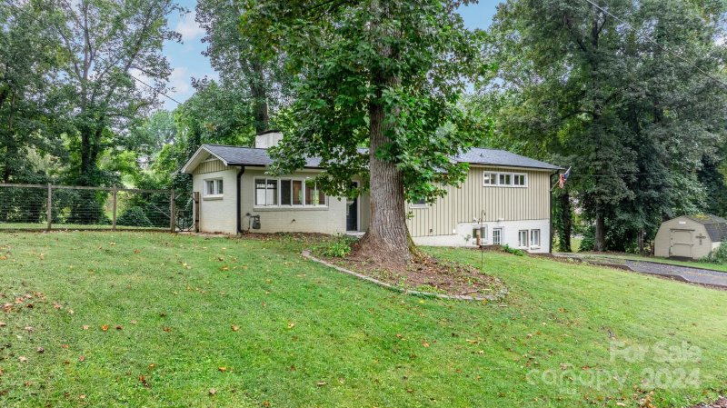 Property image 2 at 145 30th Avenue, Hickory, NC 28601