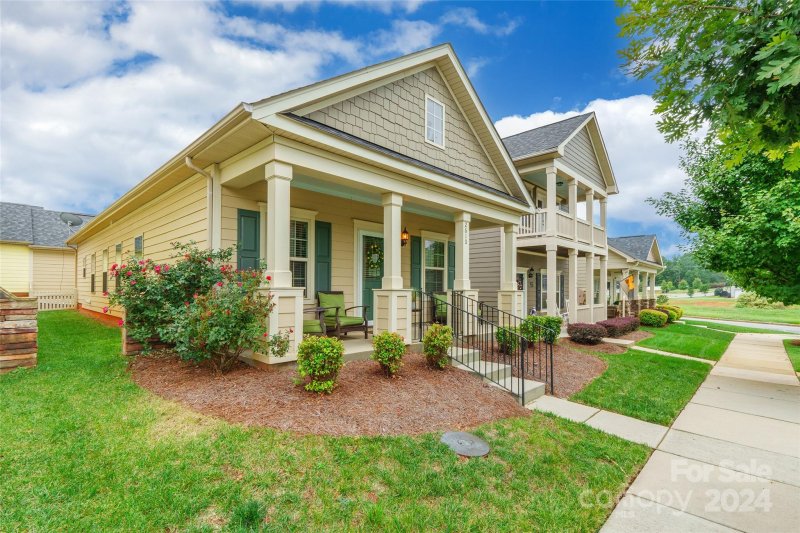 Property image 3 at 2610 Eight Iron Drive, Denver, NC 28037