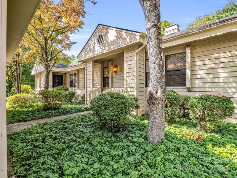 3502 Saint Augustine Place