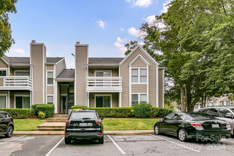 Property image 2 at 9629 Vinca Circle, Charlotte, NC 28213