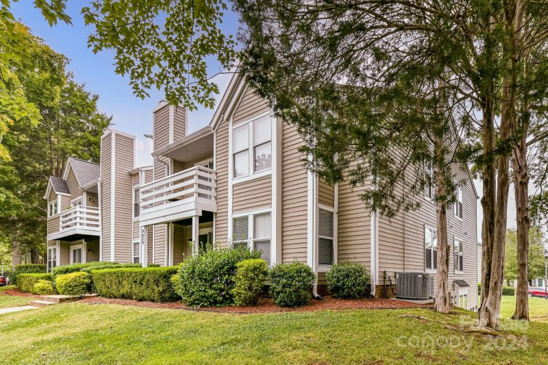 Property image 3 at 9629 Vinca Circle, Charlotte, NC 28213