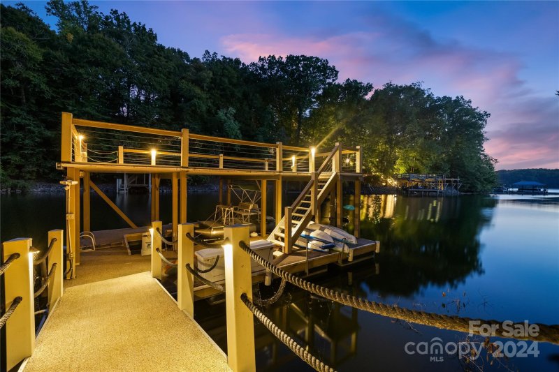 127 Harborcliff Drive