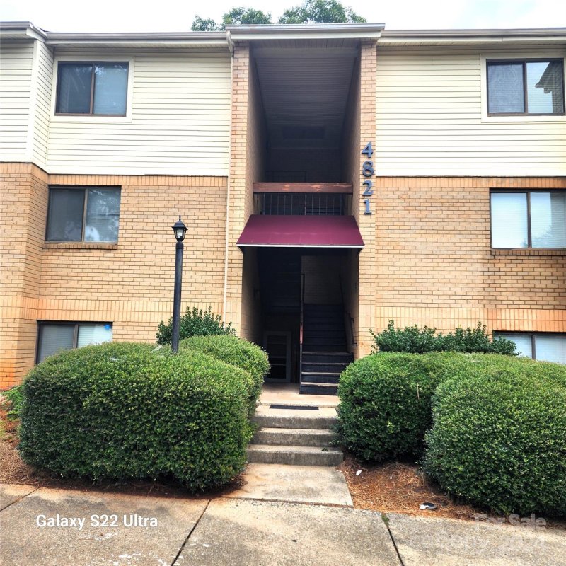 Property image 2 at 4821 Spring Lake Drive, Charlotte, NC 28212