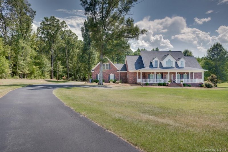 7211 Nesbit Road