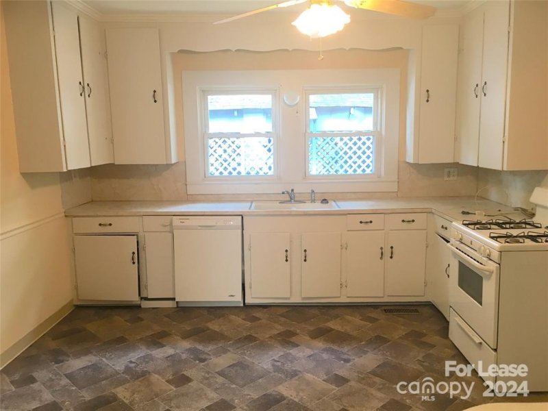 Property image 4 at 804 Spruce Street, Mooresville, NC 28115