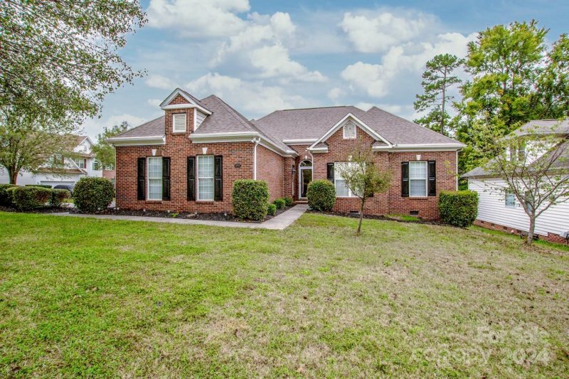 Property image 2 at 10705 Hellebore Road, Charlotte, NC 28213