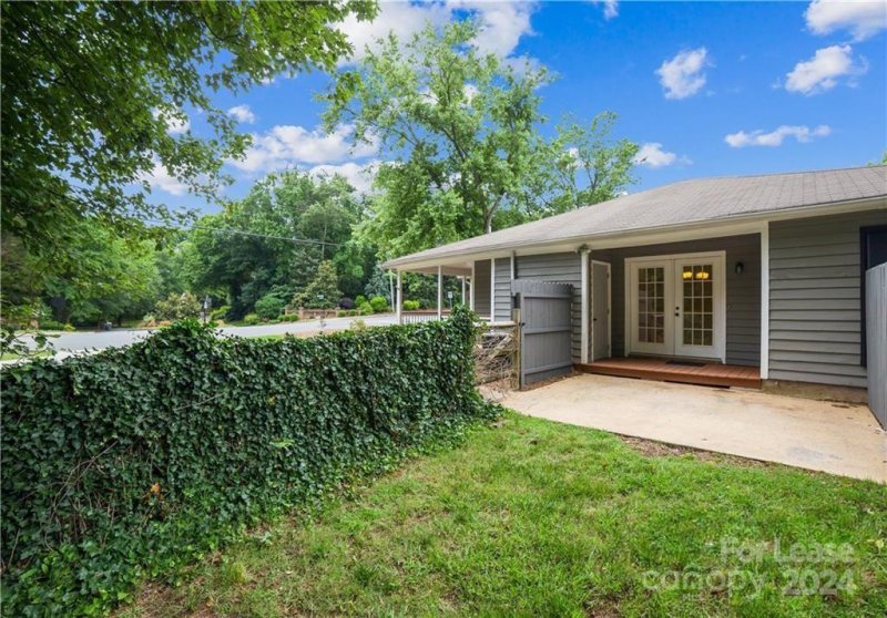 Property image 2 at 501 Rama Road, Charlotte, NC 28211