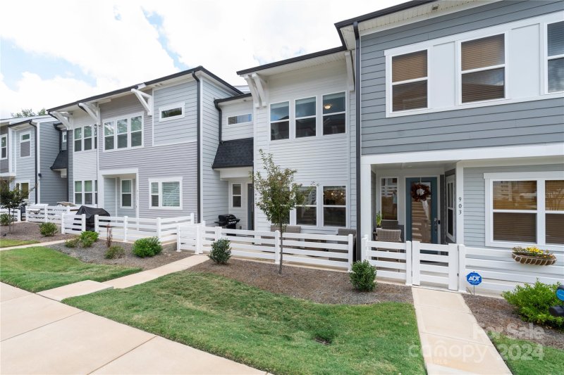 Property image 3 at 907 Kinsey Alley, Charlotte, NC 28217