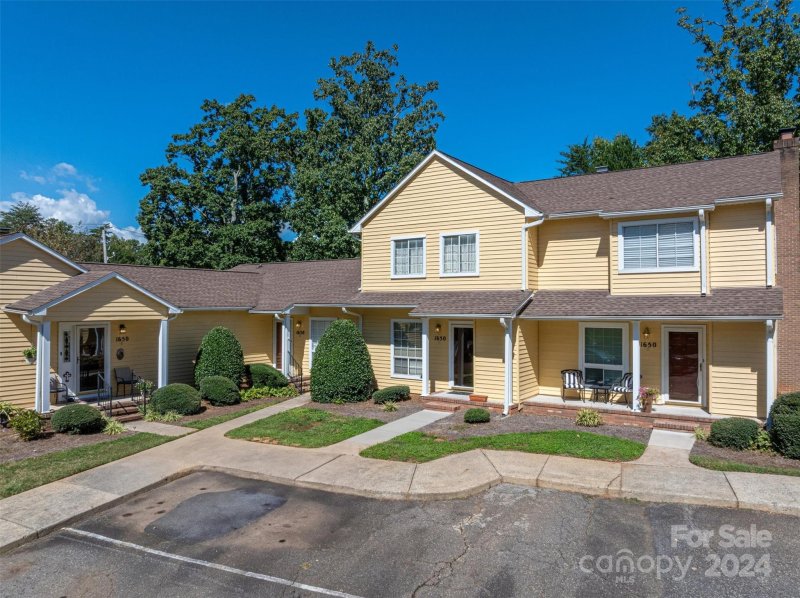 Property image 2 at 1650 Robins Nest Court, Gastonia, NC 28054