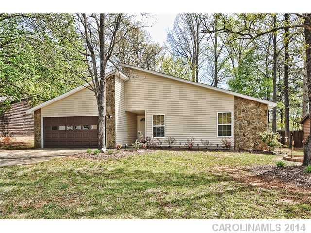 Property image 2 at 7626 Eastbourne Drive, Charlotte, NC 28227