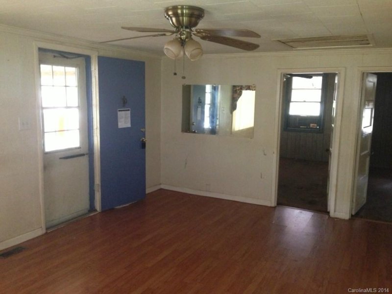 Property image 3 at 3823 Davis Avenue, Charlotte, NC 28208