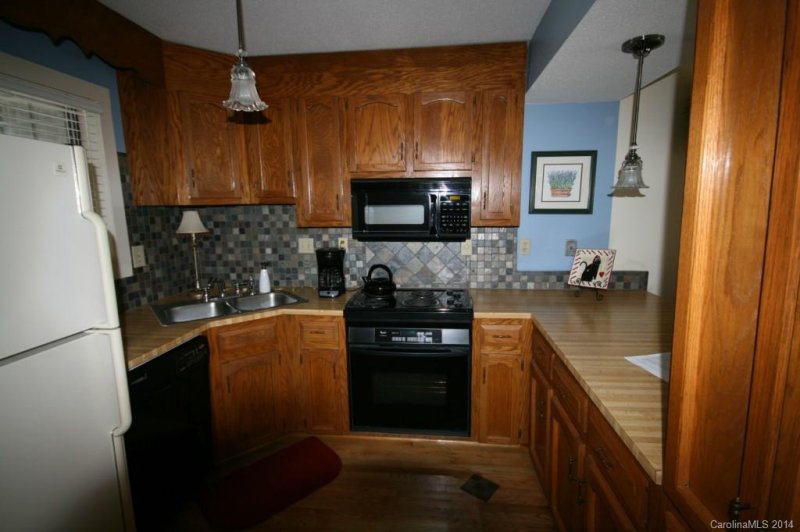 Property image 4 at 100 Willow Run Drive, Gastonia, NC 28056