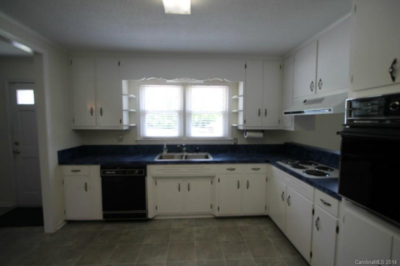 Property image 4 at 3410 Kelly Road, Charlotte, NC 28216