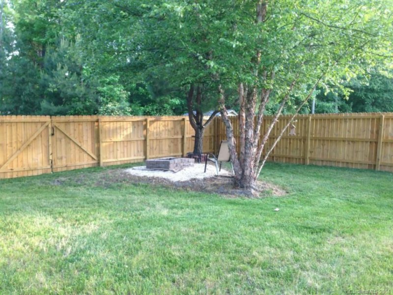 Property image 2 at 1126 Slate Ridge Road, Matthews, NC 28104