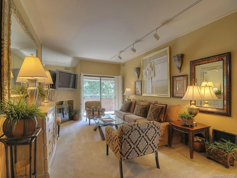 Property image 4 at 224 N Poplar Street, Charlotte, NC 28202