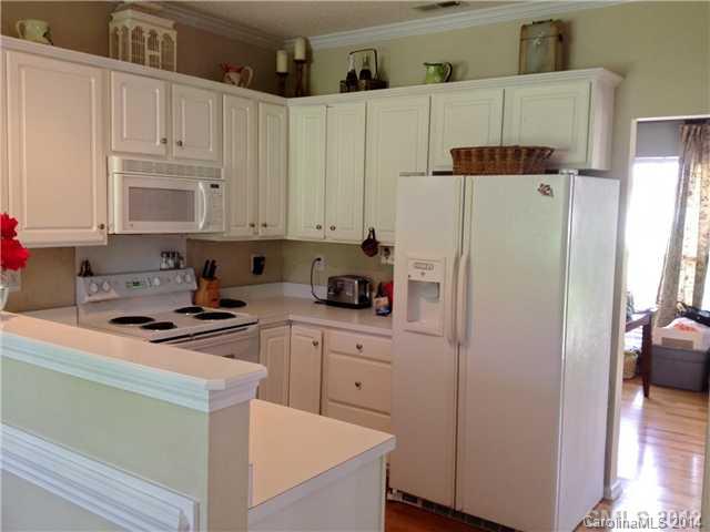 Property image 5 at 10811 Wyndham Pointe Drive, Charlotte, NC 28213