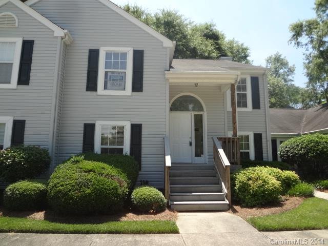 1572 Hunt Club Court