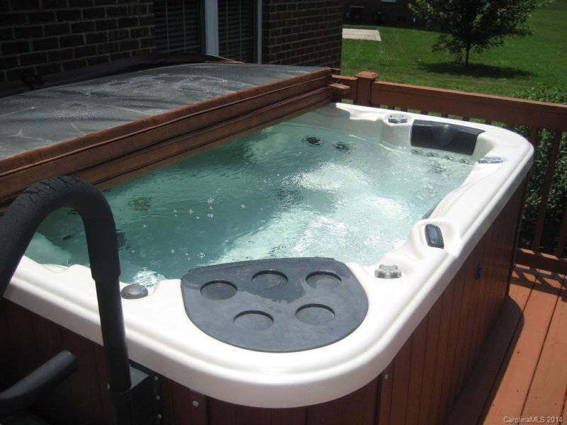 Property image 4 at 9809 Arlington Oaks Drive, Charlotte, NC 28227