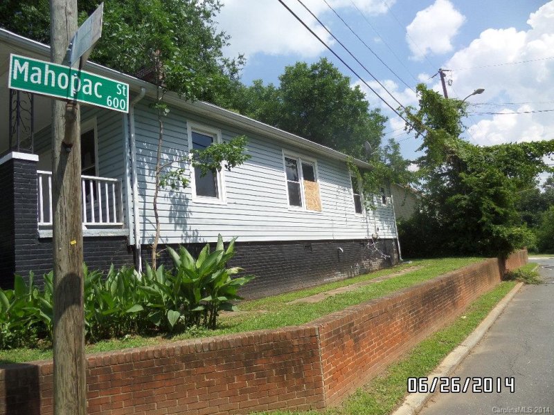 Property image 2 at 335 Katonah Avenue, Charlotte, NC 28208