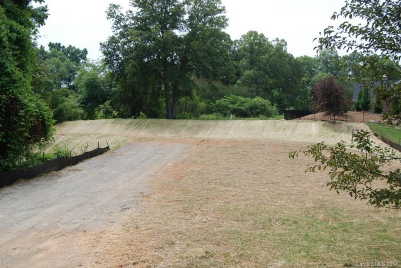 2137 Foxcroft Woods Lane