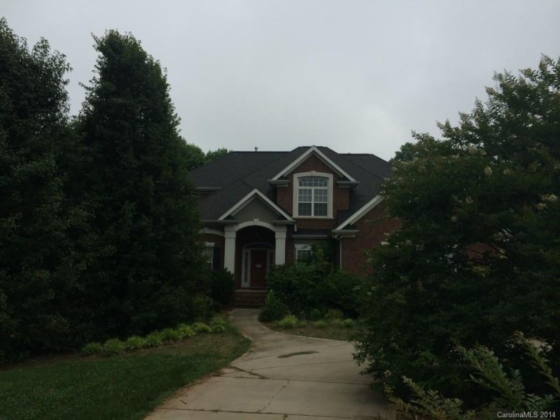 9832 Arlington Oaks Drive