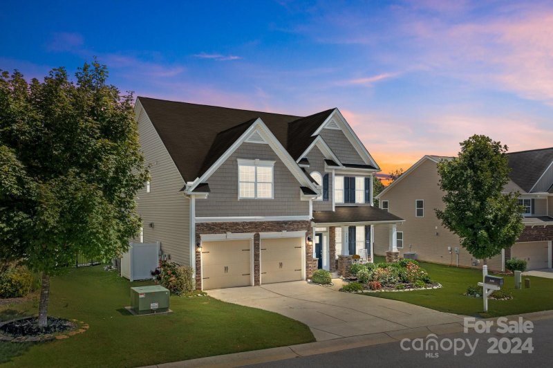 Property image 2 at 3418 Streamside Drive, Davidson, NC 28036