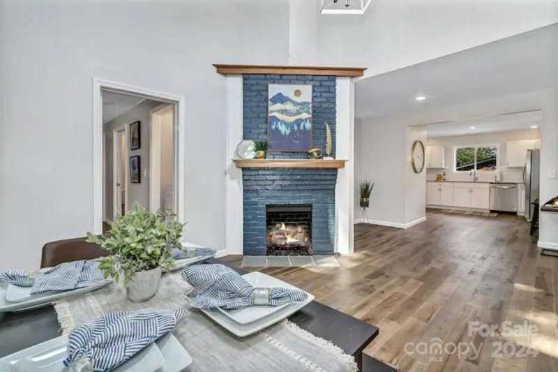 Property image 5 at 342 Courtland Boulevard, Hendersonville, NC 28791