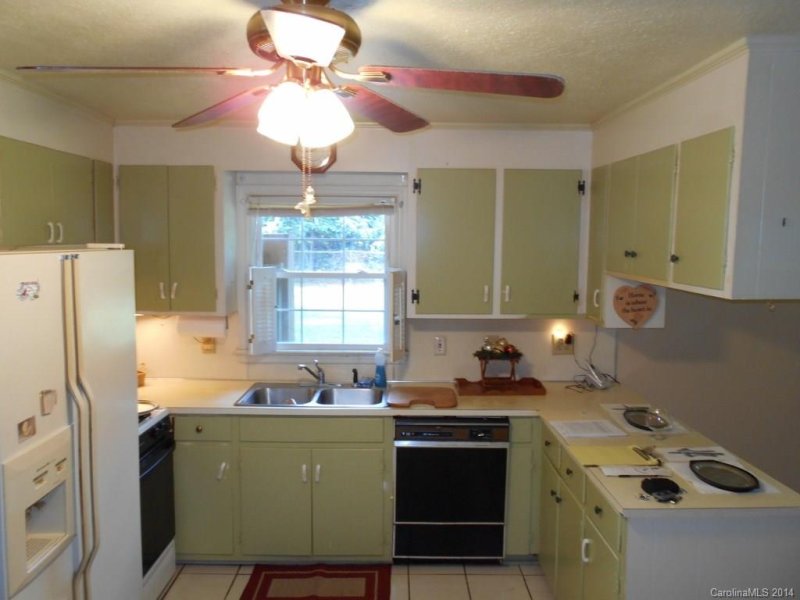 Property image 3 at 1135 Carolina Circle, Statesville, NC 28677