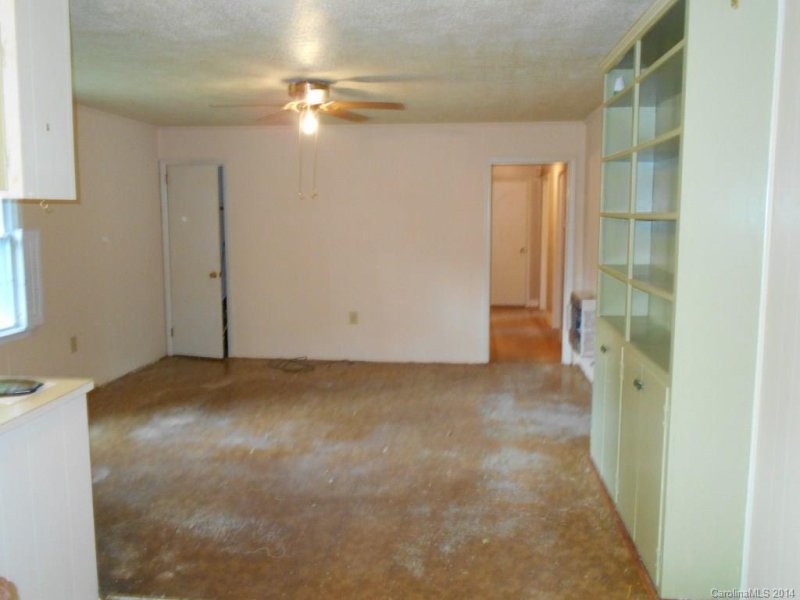 Property image 4 at 1135 Carolina Circle, Statesville, NC 28677