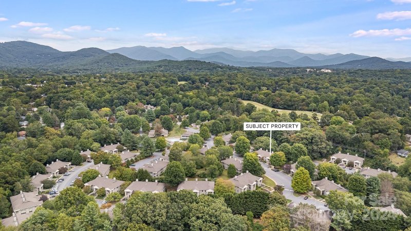 Property image 3 at 505 Abbey Circle, Asheville, NC 28805