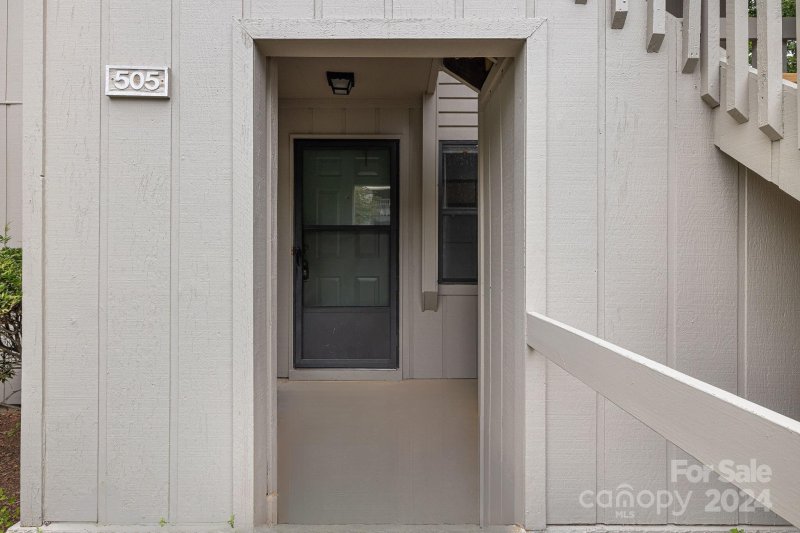 Property image 5 at 505 Abbey Circle, Asheville, NC 28805