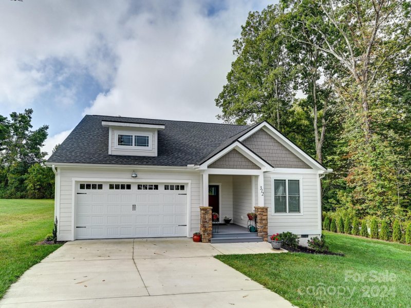 Property image 3 at 312 Windy Acres Knoll Drive, Hendersonville, NC 28792