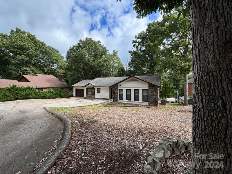 Property image 2 at 671 Wood Hollow Road, Taylorsville, NC 28681