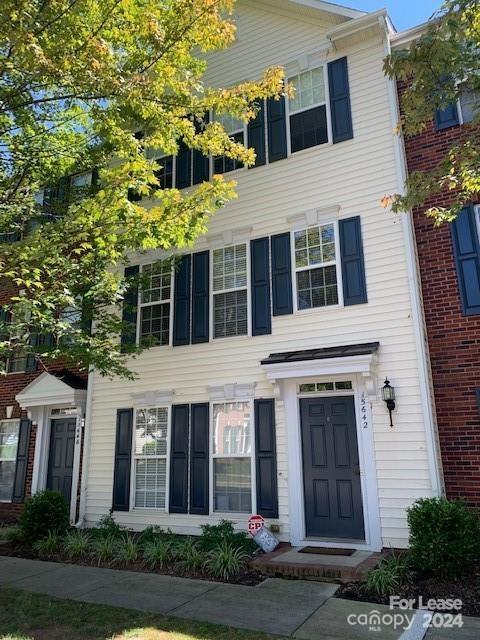 15642 King Louis Court