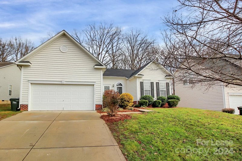 Property image 2 at 13316 Salvo Drive, Matthews, NC 28105