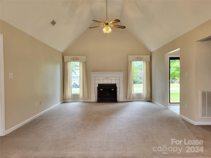 Property image 2 at 689 Emerson Drive, Mooresville, NC 28115