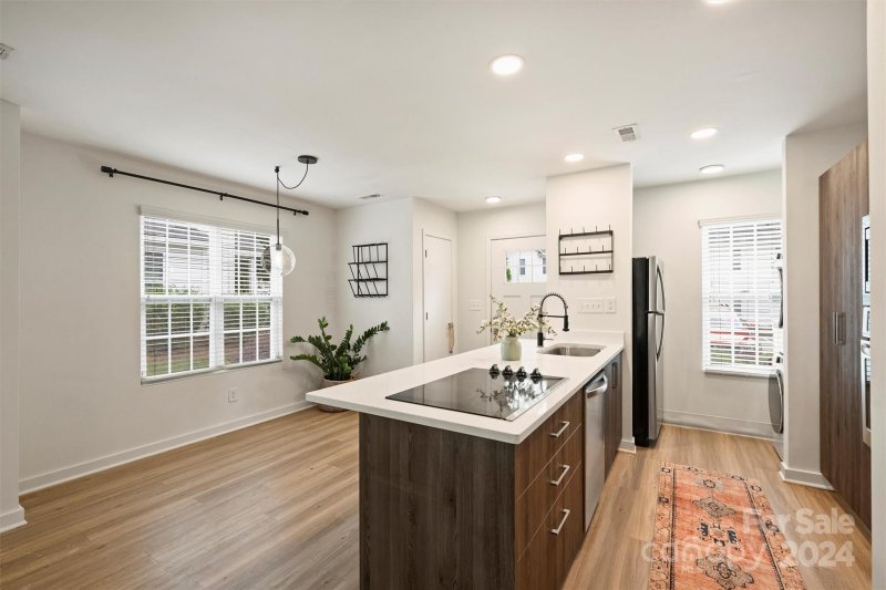 Property image 4 at 1523 Briar Creek Road, Charlotte, NC 28205