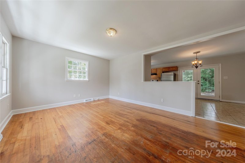Property image 4 at 1310 Grovewood Drive, Charlotte, NC 28208