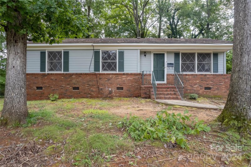 1513 Greenview Place