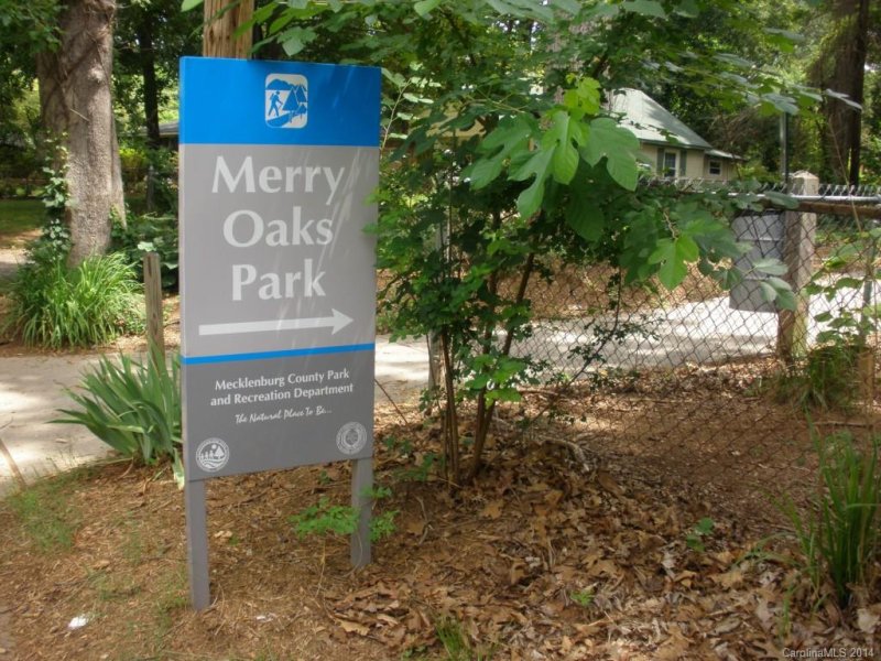 Property image 5 at 1607 Merry Oaks Road, Charlotte, NC 28205