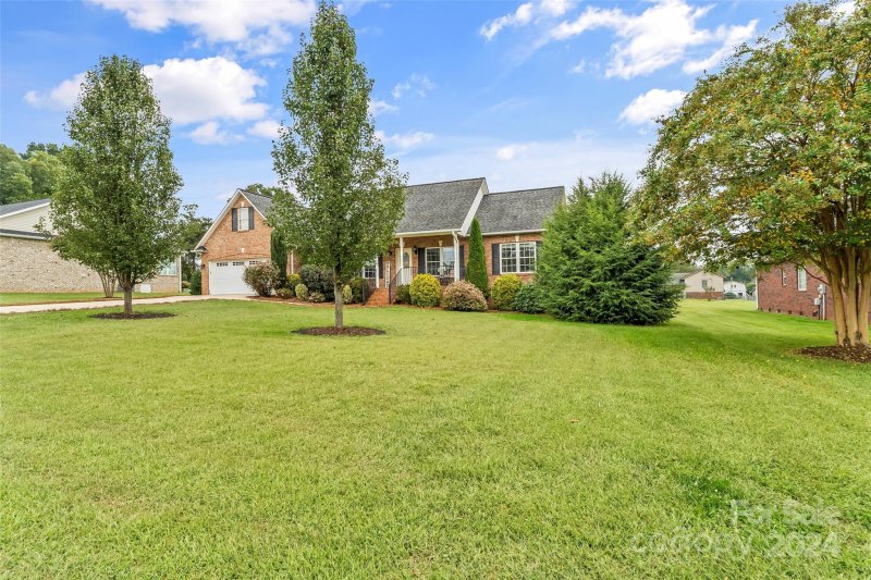 Property image 2 at 121 Postell Drive, Statesville, NC 28625