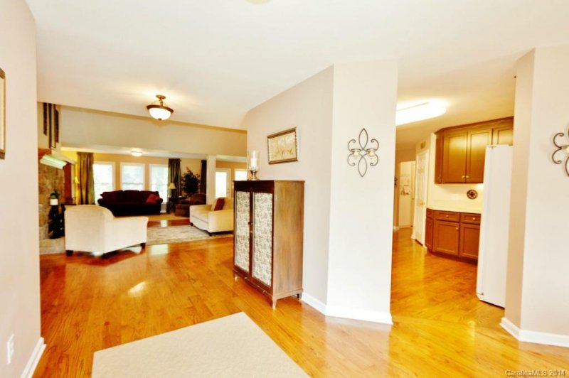 Property image 3 at 10005 Arlington Oaks Drive, Charlotte, NC 28227