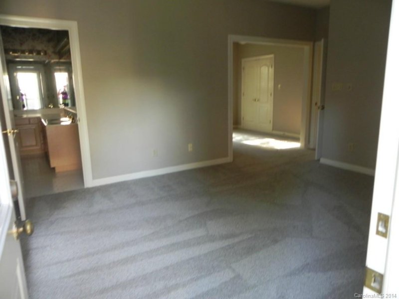 Property image 3 at 10520 Pullengreen Drive, Charlotte, NC 28277