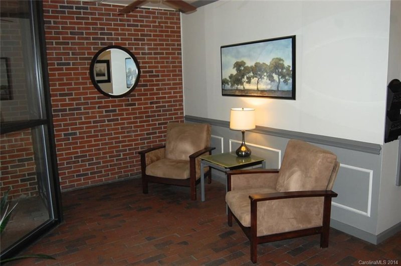 Property image 2 at 224 N Poplar Street, Charlotte, NC 28202