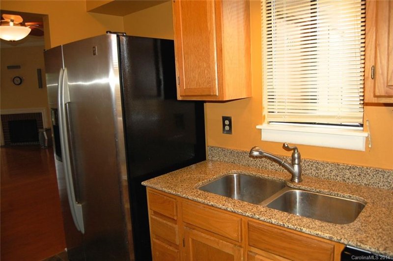 Property image 5 at 224 N Poplar Street, Charlotte, NC 28202