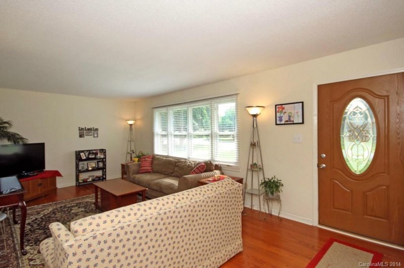 Property image 3 at 570 Dixie Drive, Mooresville, NC 28115